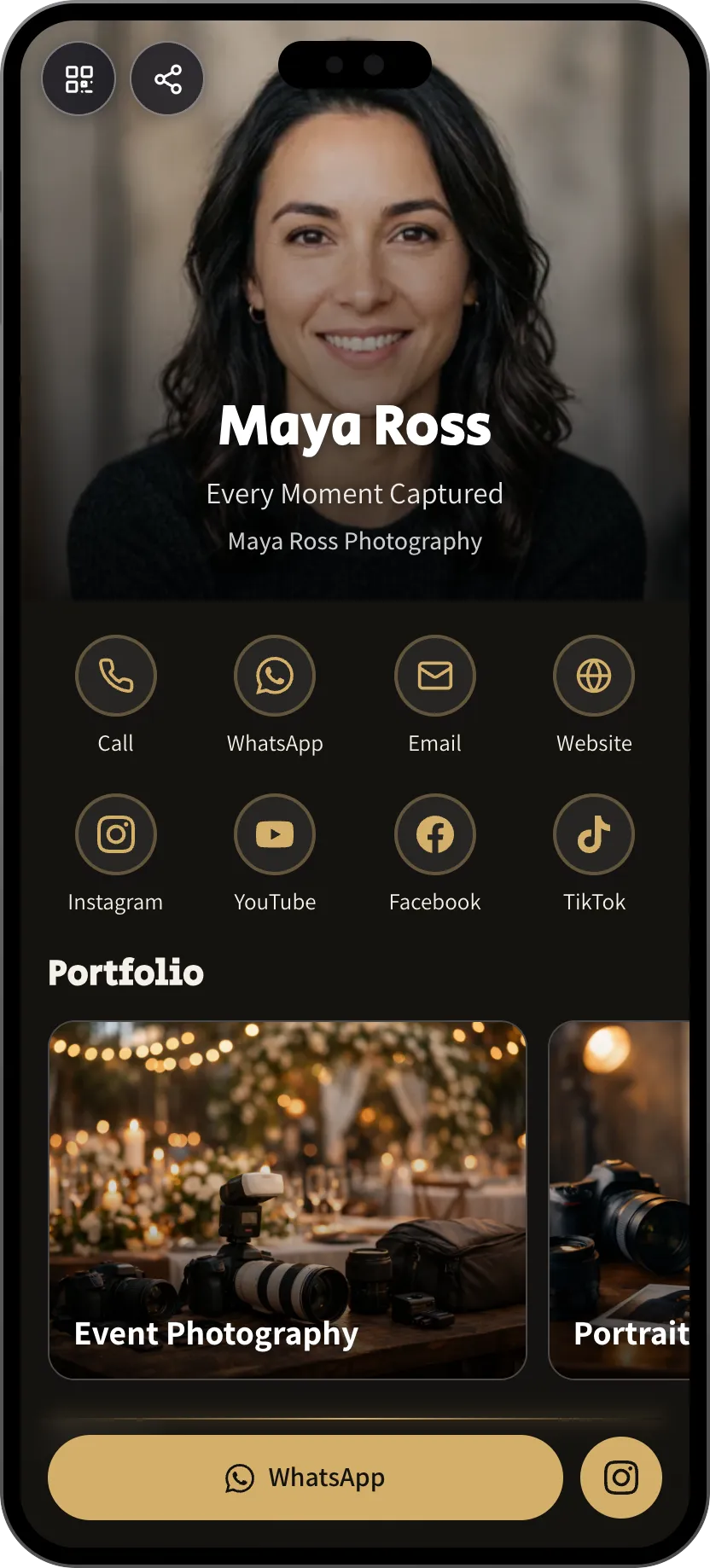 Photographer digital business card template on a phone: portfolio, gallery and a WhatsApp button. A MyVisito template