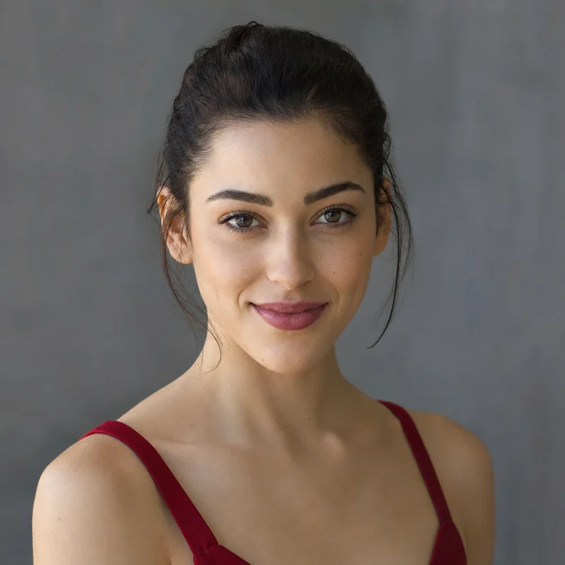 Mia Rowe